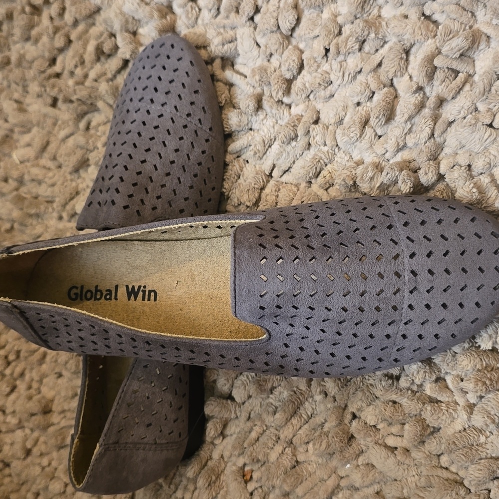 New Global Win Women's Size 9.5 Gray Brushed Perforated Slip On Flat Shoe Loafer - Picture 4 of 7